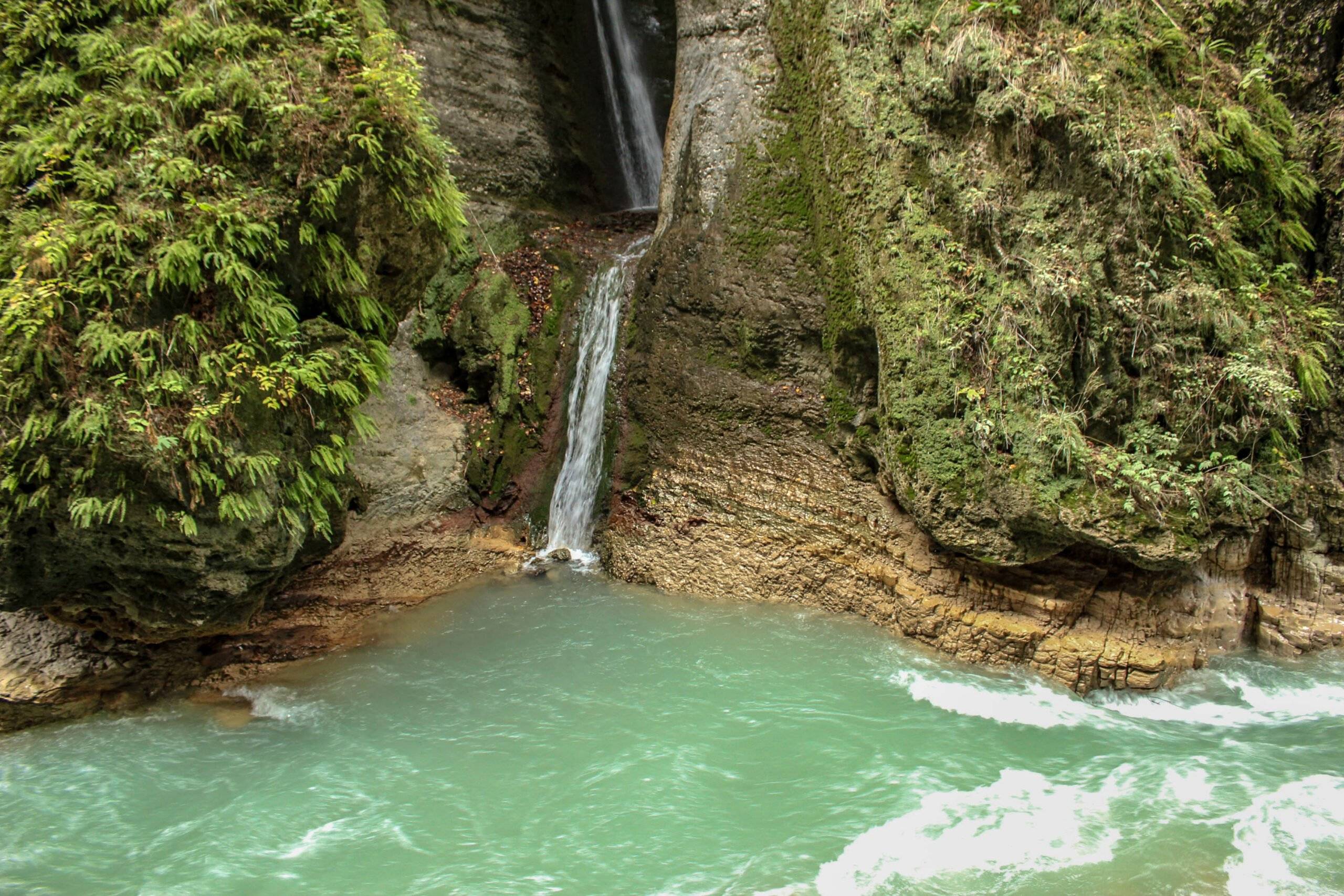 Водопады Приэльбрусья: Чегемские водопады, водопад Девичьи косы и водопад Азау