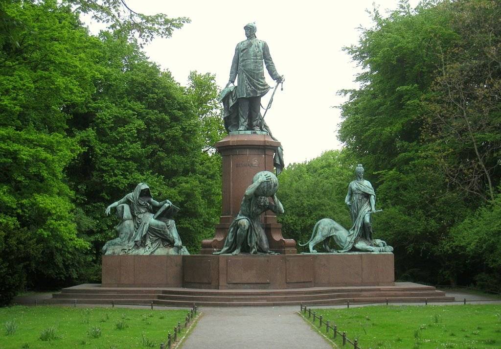Национальный памятник Бисмарку в Берлине