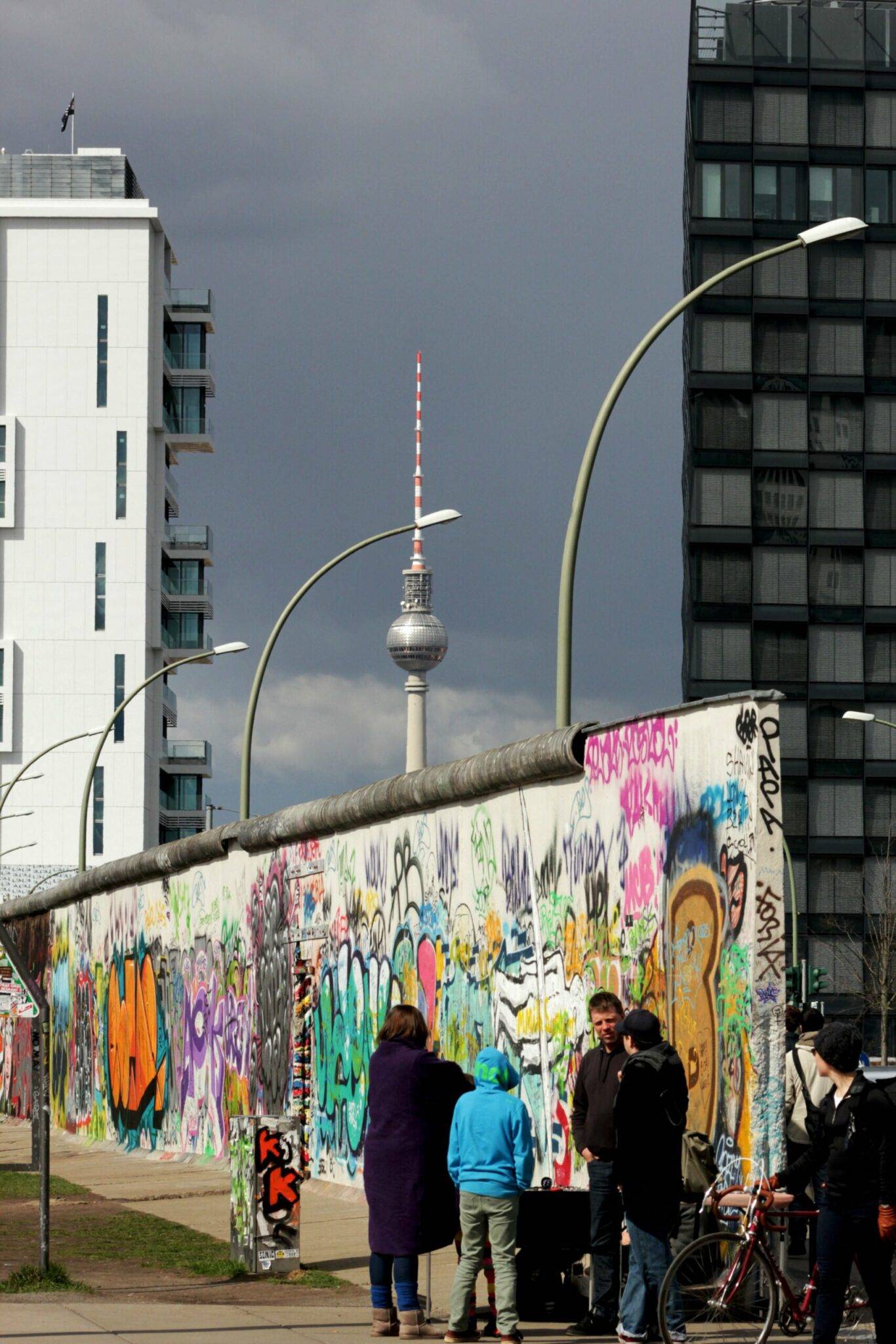 Berlin divarının sökülməsi — jurnalist araşdırması