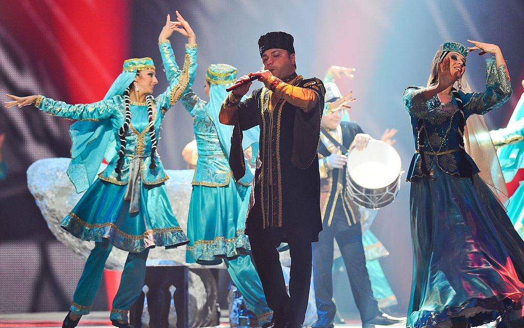 Azerbaijani dance: traditions, techniques, popular types of dances at wedding